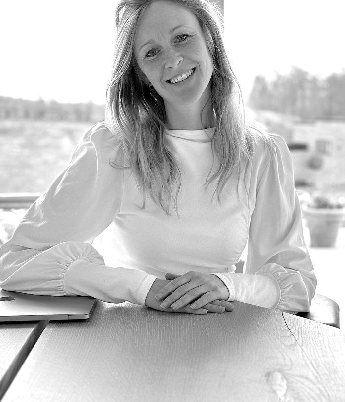 Ann-Jeanett Foldager - på kontoret.